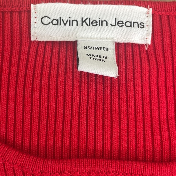 A never worn thick long sleeve from Calvin Klein Jeans!! - Picture 2 of 2